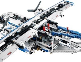 Конструктор LEGO Technic Грузовой самолет 42025